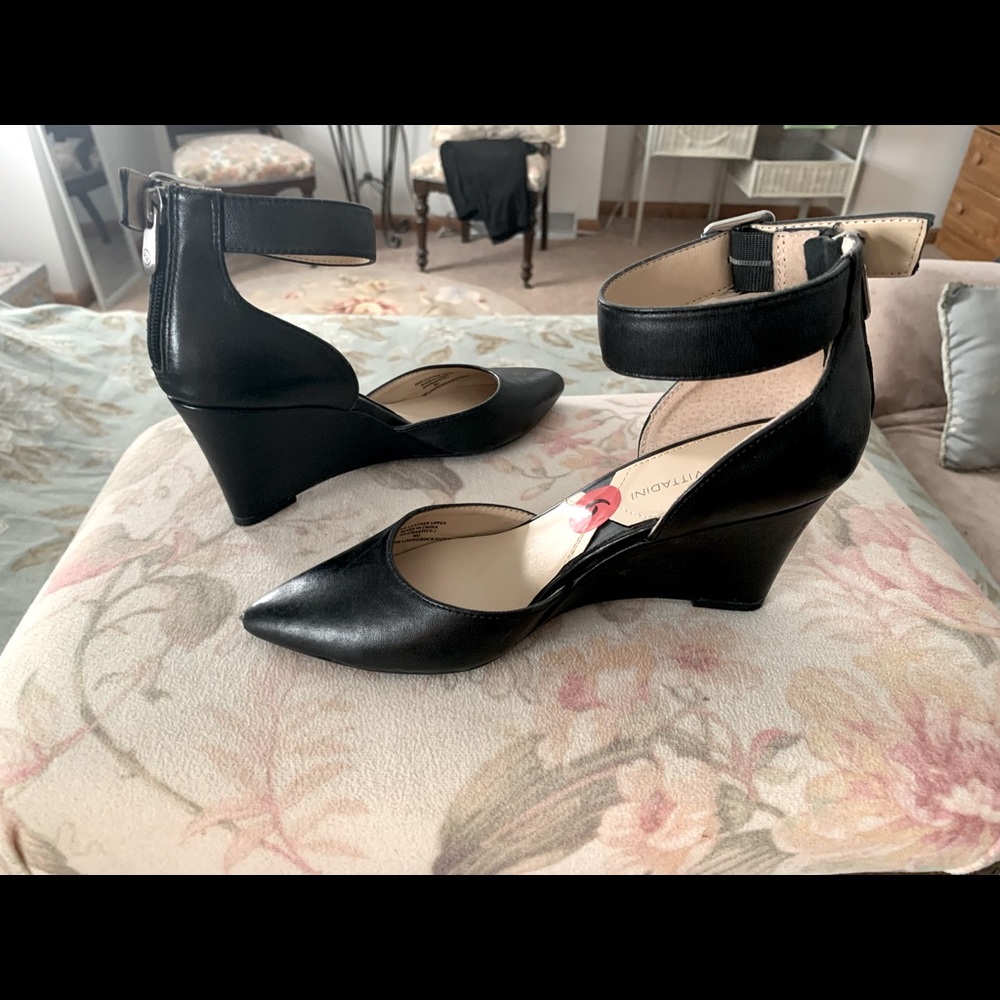 Adrienne Vittadini designer black ankle strap wedge